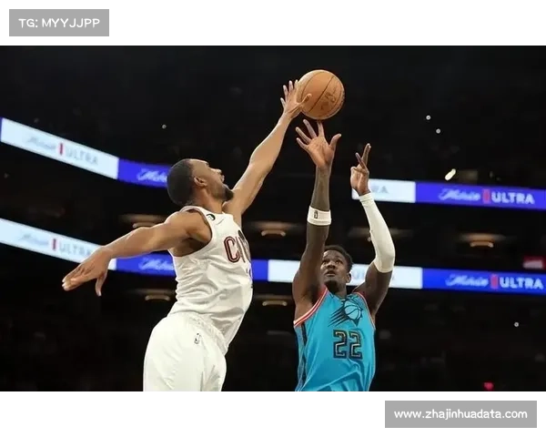 尼克斯哈特底角三分，骑士加兰突破分球助攻